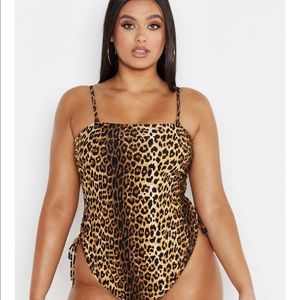 Plus Size ⚜️ Leopard Square Neck Swim Suit 💕
